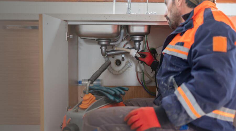 Expert burst pipe repair services in Altamont, IL